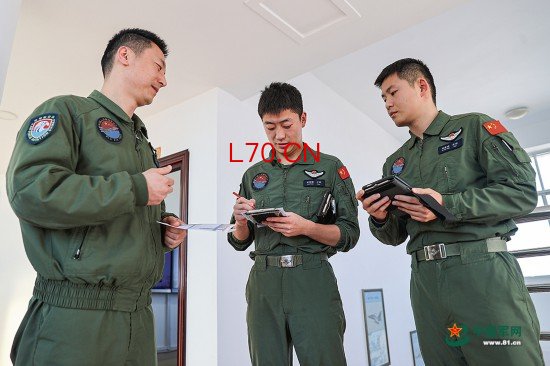 军营观察丨“我们要做关键时刻能顶得上去的一代人”